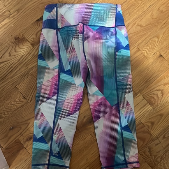 Colorful patterned 3/4 cropped workout leggings - Picture 2 of 2